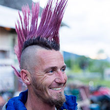 11 Cortes y Peinados Punk que se Adaptan a Tu Estilo de Vida