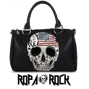 Estos bolsos de gran capacidad tienen la simbología que tanto representa al mundo del rock, heavy metal y punk, las calaveras.